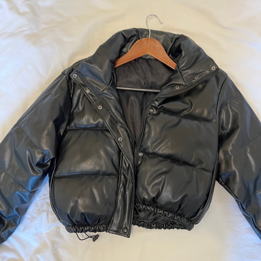 Black Shiny Puffer Jacket | small